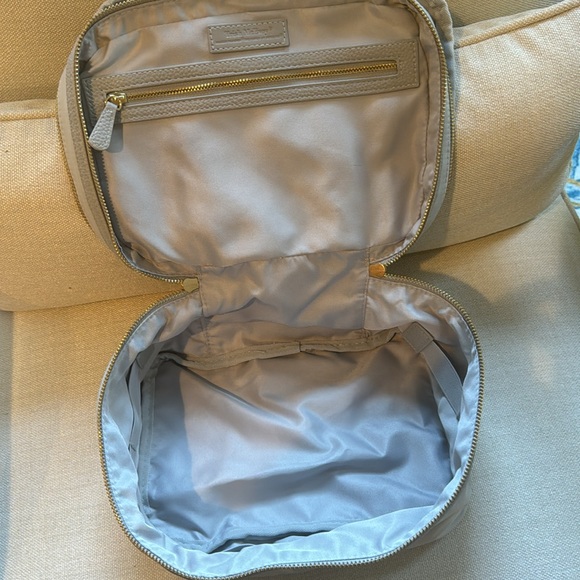 Trish McEvoy toiletry kit - Picture 4 of 6